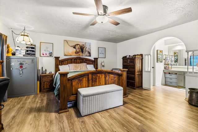 9 Jadecrest Court, Conroe, TX 77304