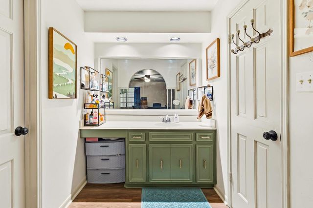 9 Jadecrest Court, Conroe, TX 77304