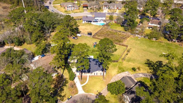 9 Jadecrest Court, Conroe, TX 77304