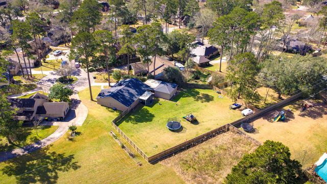 9 Jadecrest Court, Conroe, TX 77304