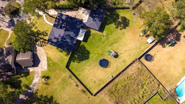 9 Jadecrest Court, Conroe, TX 77304