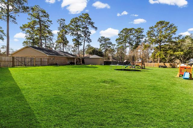 9 Jadecrest Court, Conroe, TX 77304