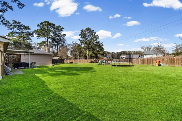9 Jadecrest Court, Conroe, TX 77304