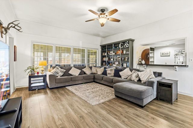 9 Jadecrest Court, Conroe, TX 77304