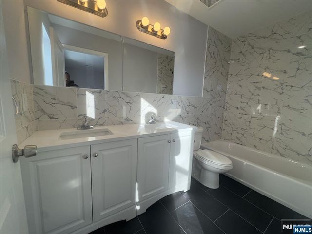 29 Isabella Avenue 2nd Fl, Newark, NJ 07106