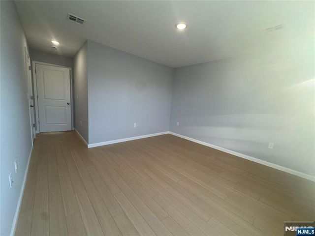 29 Isabella Avenue 2nd Fl, Newark, NJ 07106