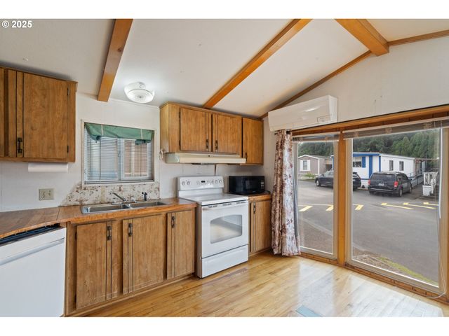 620 Se 2ND Ave 11, Canby, OR 97013