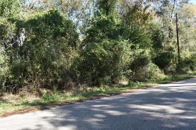 3415 Evergreen Drive, Kingwood, TX 77365