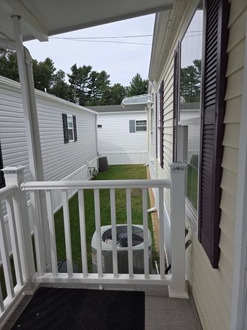 1044 Phillips Rd 20, New Bedford, MA 02745