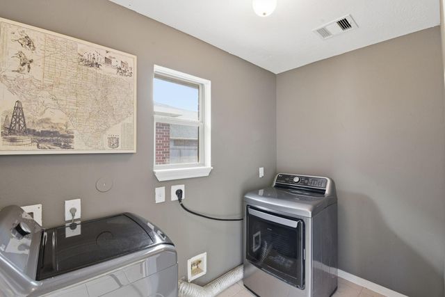 6534 Granbury Road, Manvel, TX 77578