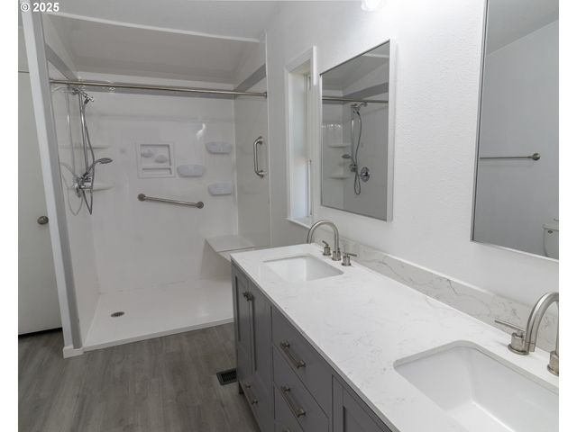 780 Sw HILL Dr, Willamina, OR 97396