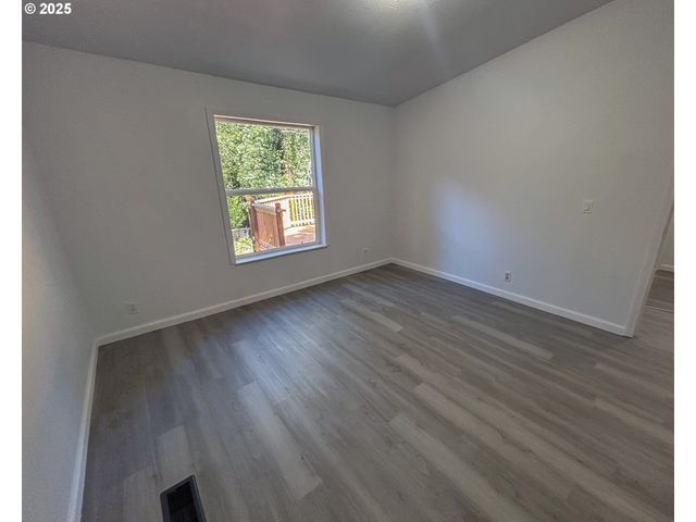 780 Sw HILL Dr, Willamina, OR 97396