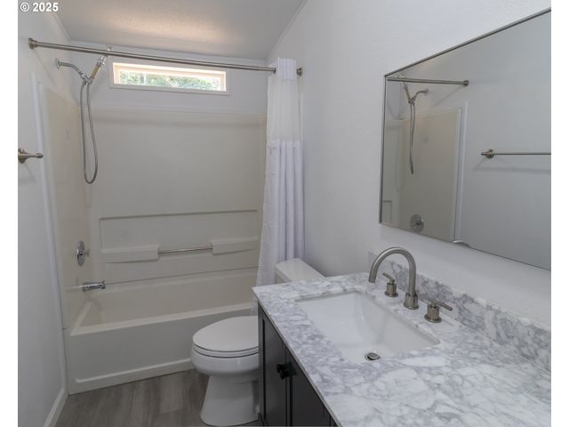 780 Sw HILL Dr, Willamina, OR 97396