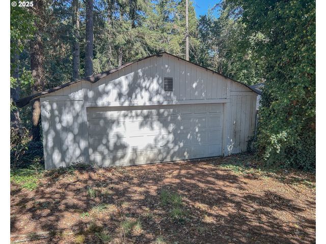 780 Sw HILL Dr, Willamina, OR 97396