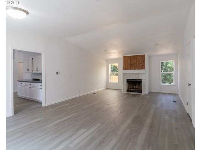 780 Sw HILL Dr, Willamina, OR 97396