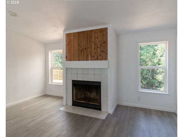 780 Sw HILL Dr, Willamina, OR 97396