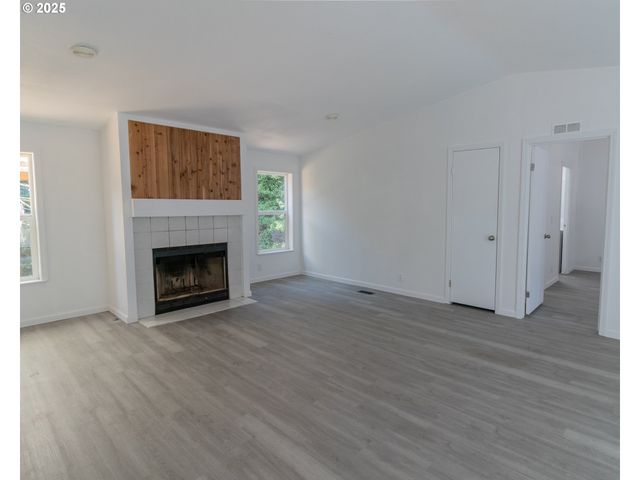 780 Sw HILL Dr, Willamina, OR 97396