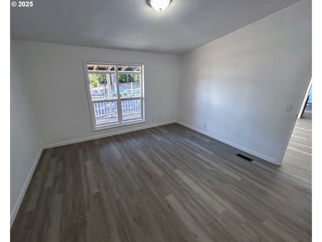 780 Sw HILL Dr, Willamina, OR 97396