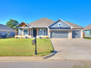 31777 E 61st Place S, Broken Arrow, OK 74014