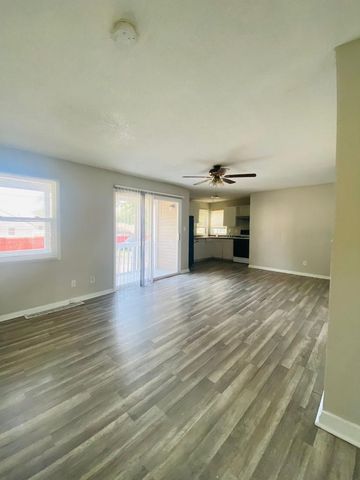 1927 22nd Street, Des Moines, IA 50310