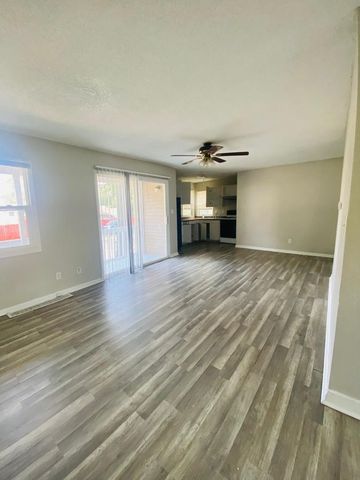 1927 22nd Street, Des Moines, IA 50310