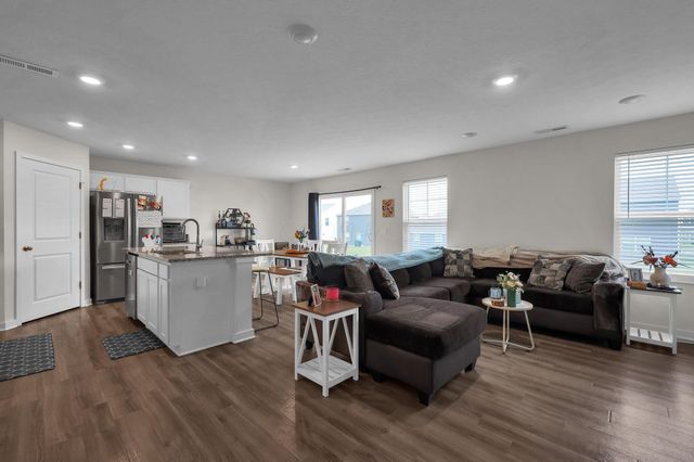 3057 Lamptonridge Drive, Columbus, OH 43232