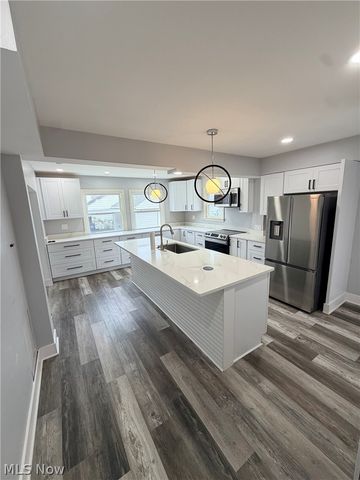 4717 Summer Lane, Brooklyn, OH 44144