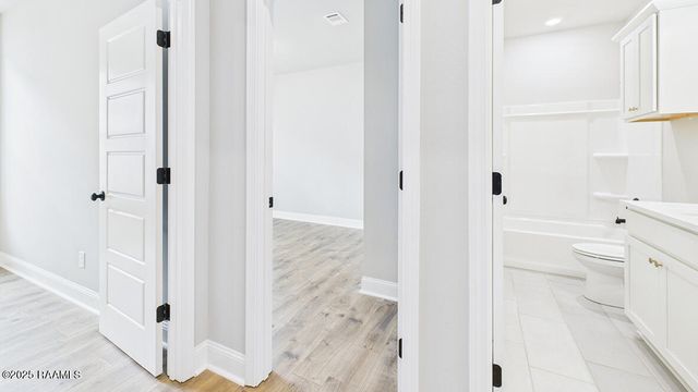 123 Belle Lake Drive, Lafayette, LA 70506