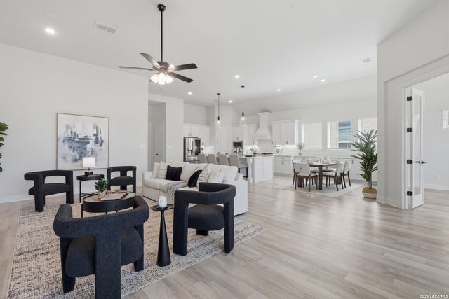111 HUNTWICK DR, Boerne, TX 78006