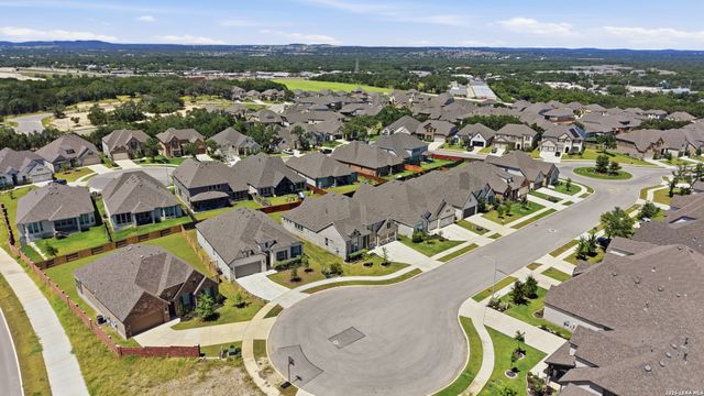 111 HUNTWICK DR, Boerne, TX 78006