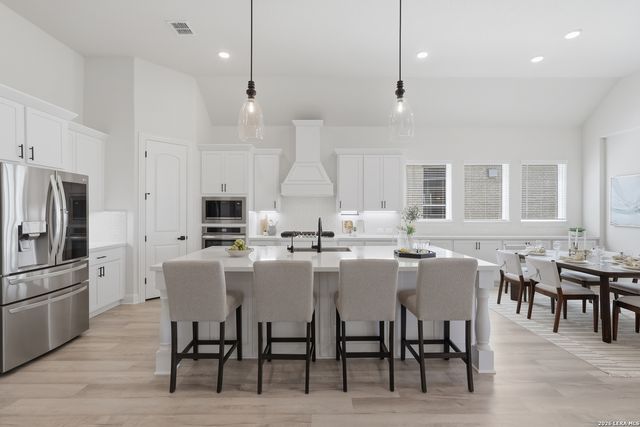 111 HUNTWICK DR, Boerne, TX 78006
