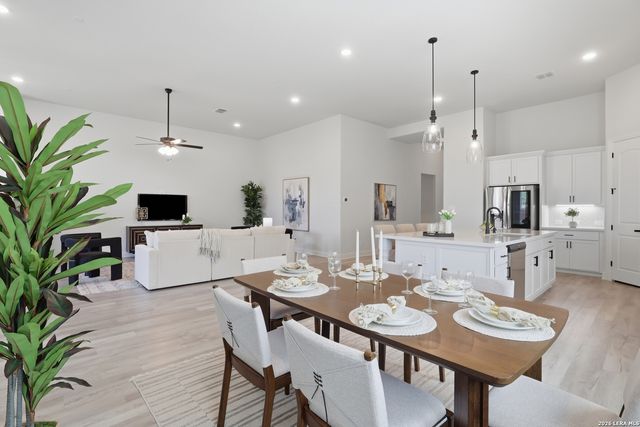 111 HUNTWICK DR, Boerne, TX 78006