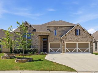 111 HUNTWICK DR, Boerne, TX 78006