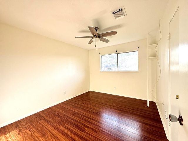 1415 Avenue C, Danbury, TX 77534