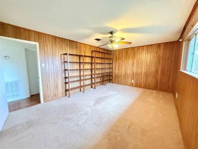 1415 Avenue C, Danbury, TX 77534