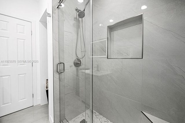 876 NE 81st St, Miami, FL 33138