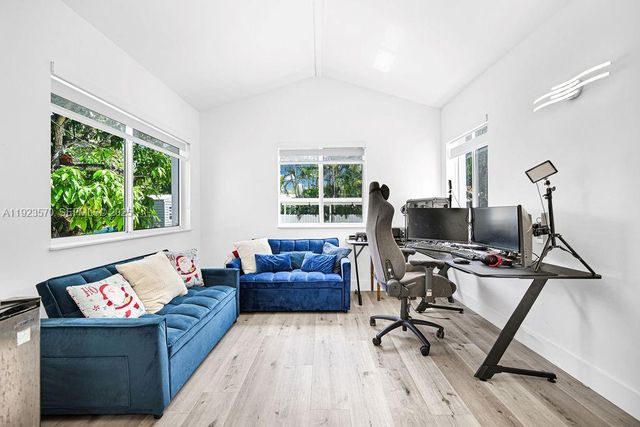 876 NE 81st St, Miami, FL 33138