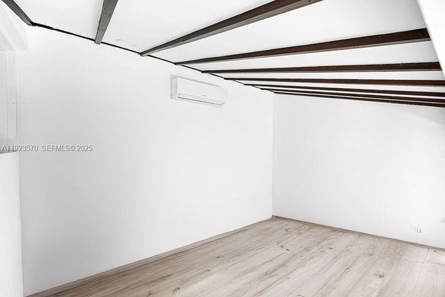 876 NE 81st St, Miami, FL 33138