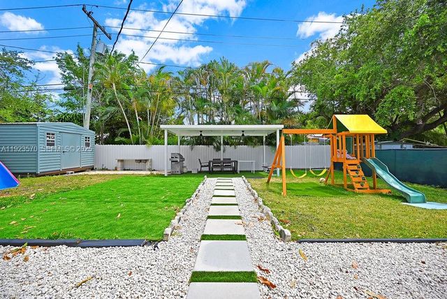 876 NE 81st St, Miami, FL 33138