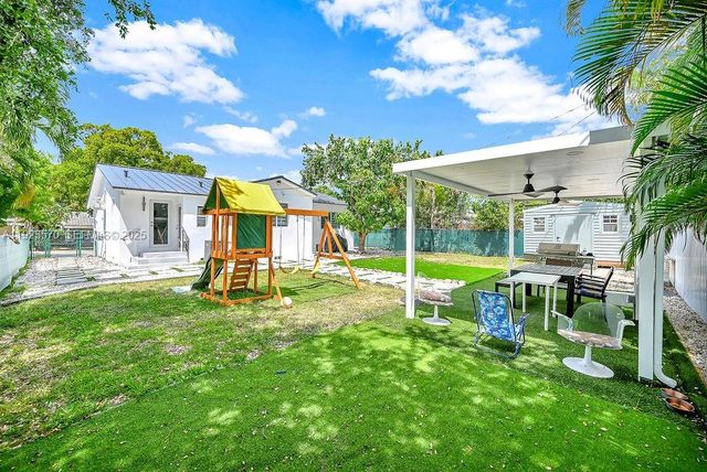 876 NE 81st St, Miami, FL 33138