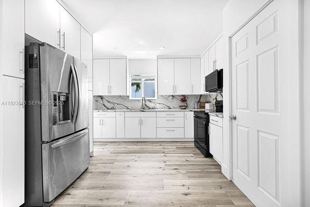 876 NE 81st St, Miami, FL 33138