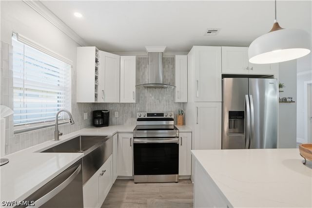 742 99th AVE N, Naples, FL 34108