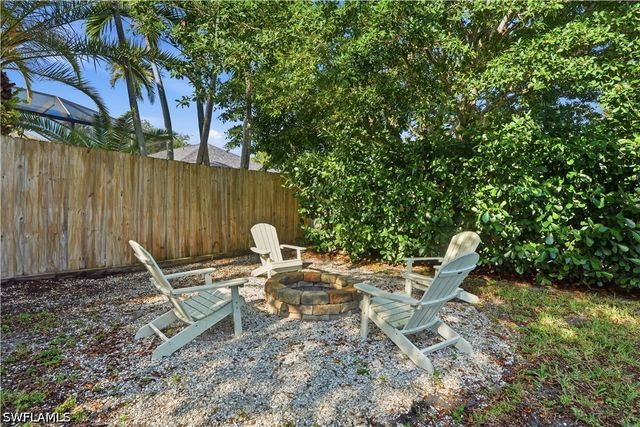 742 99th AVE N, Naples, FL 34108