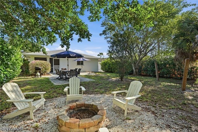 742 99th AVE N, Naples, FL 34108