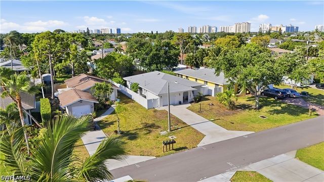 742 99th AVE N, Naples, FL 34108