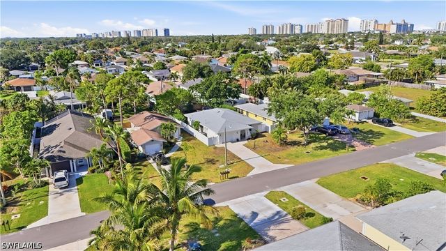 742 99th AVE N, Naples, FL 34108