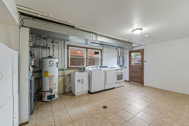 8737 S 50th Avenue, Oak Lawn, IL 60453