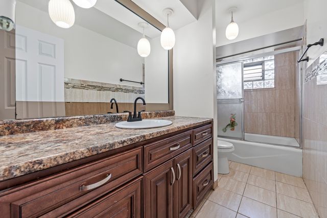 8737 S 50th Avenue, Oak Lawn, IL 60453