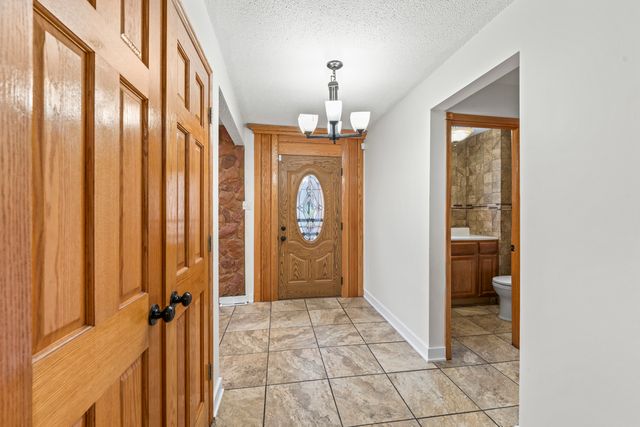 8737 S 50th Avenue, Oak Lawn, IL 60453