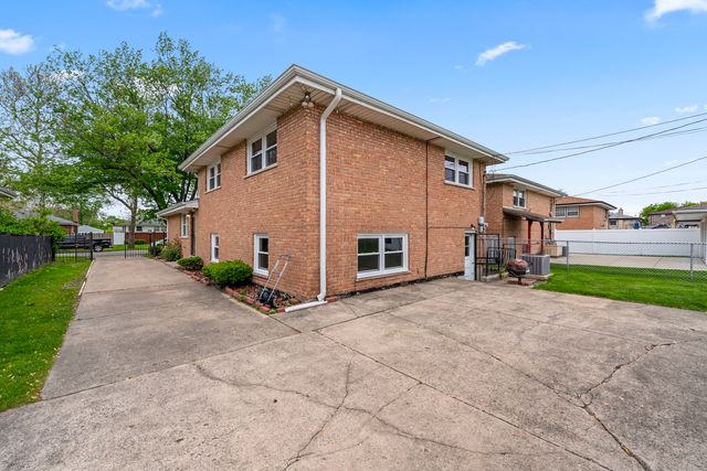 8737 S 50th Avenue, Oak Lawn, IL 60453